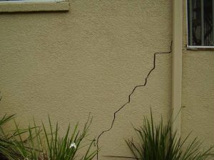 Image showing cracked wall, caused by hydrostatic pressure