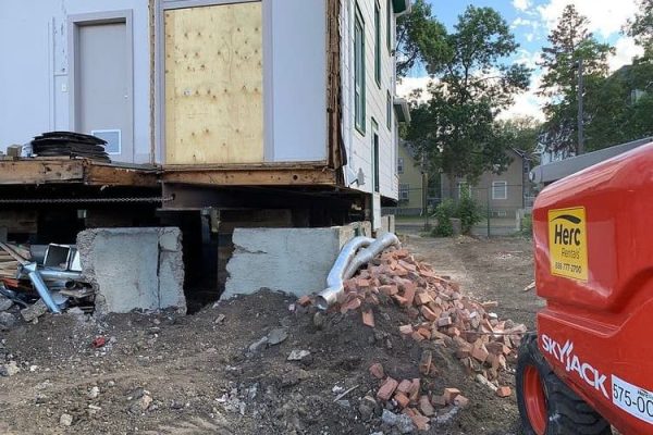 September 2022 Blog - Moving a house - Lift 4